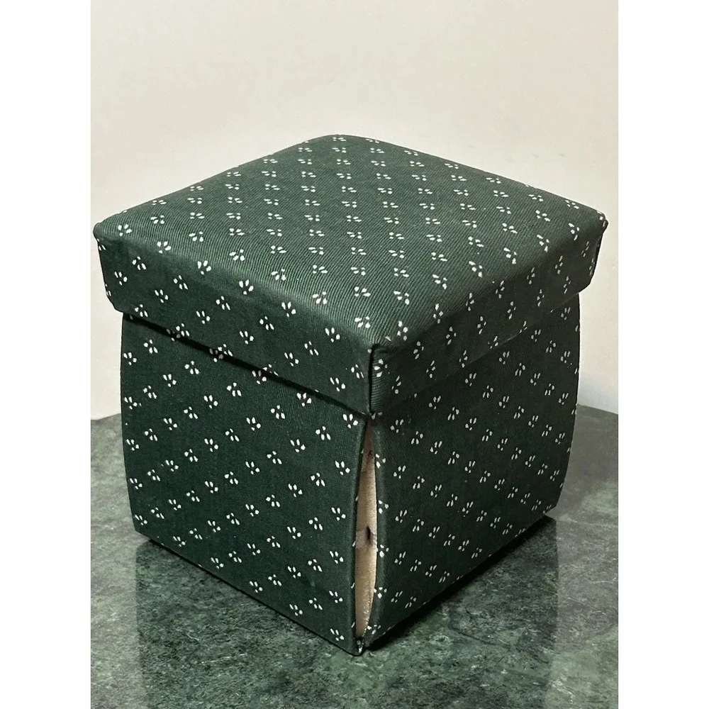 Singer 70 Piece Foldable Sewing Cube Green Calico Fabric Travel Kit 1504993
